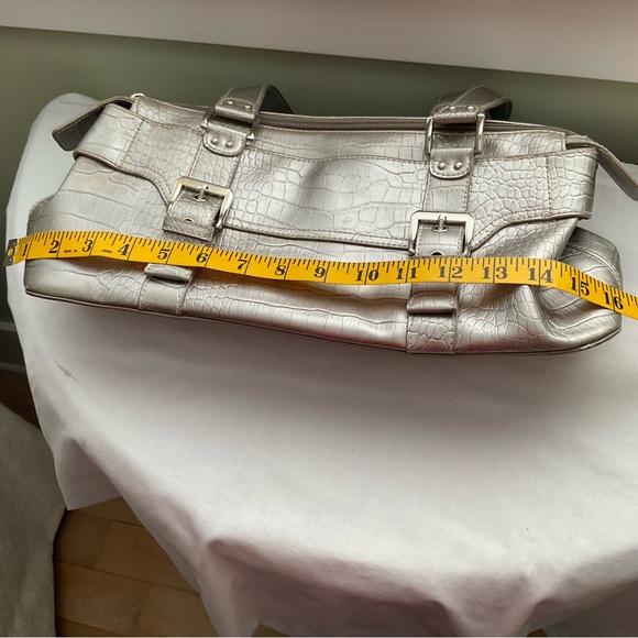 WORTHINGTON, PLATINUM/ METALLIC FAUX CROCODILE, LEATHER PURSE - Picture 6 of 7